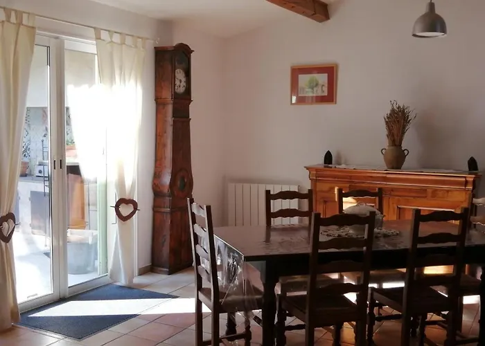 Charmante Maison Atypique A L'abri Des Regards